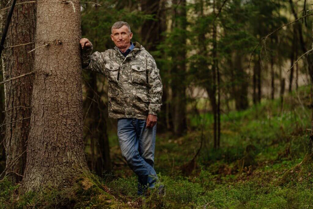 Игорь — бригадир плотницкой бригады, стаж более 20 лет