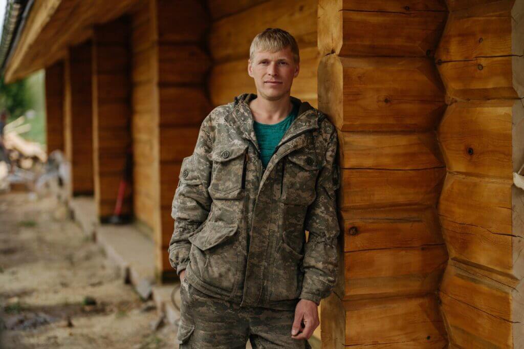 Николай — мастер столярно-плотнических работ, стаж 15 лет